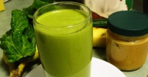 Green Smoothie banana peanut butter
